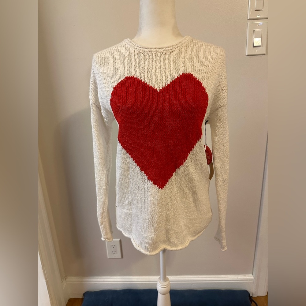 New with tags, Valentine’s Day sweater,